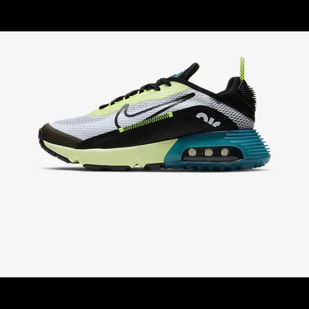 NIKE AIR MAX 2090